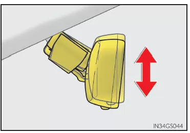 Einstellen der Höhe des Rückspiegels
